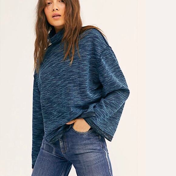 [Free People] Blue Sunny Days Turtleneck Knit Oversized Sweater Size Medium M - Picture 1 of 13
